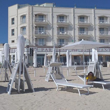 Hotel Paradise Porto Cesareo Exteriör bild