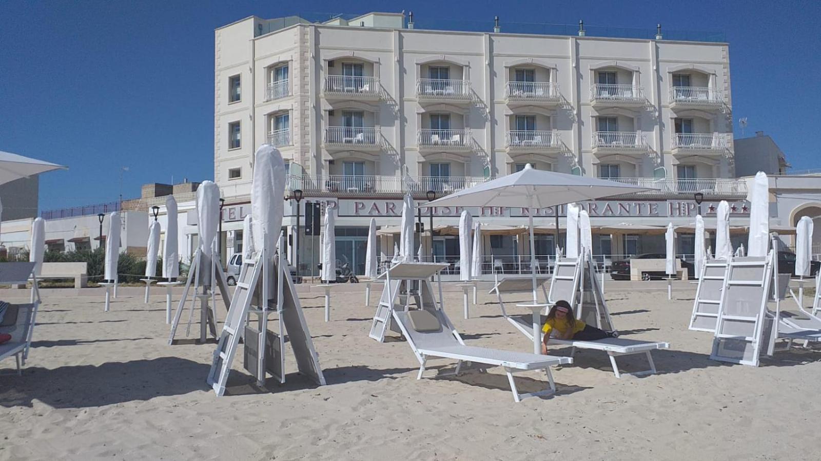 Hotel Paradise Porto Cesareo Exteriör bild