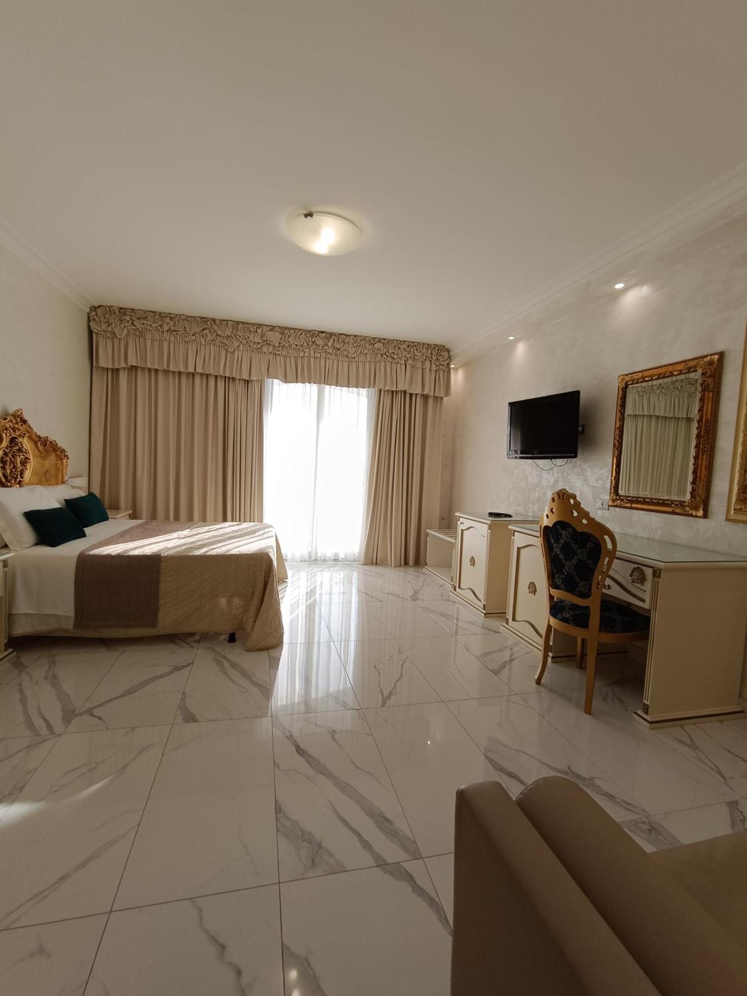Hotel Paradise Porto Cesareo Exteriör bild